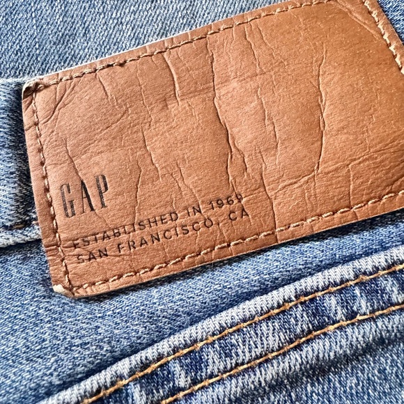 Gap Athletic Taper Denim Jeans Men Size 42X30 EUC - Picture 3 of 5